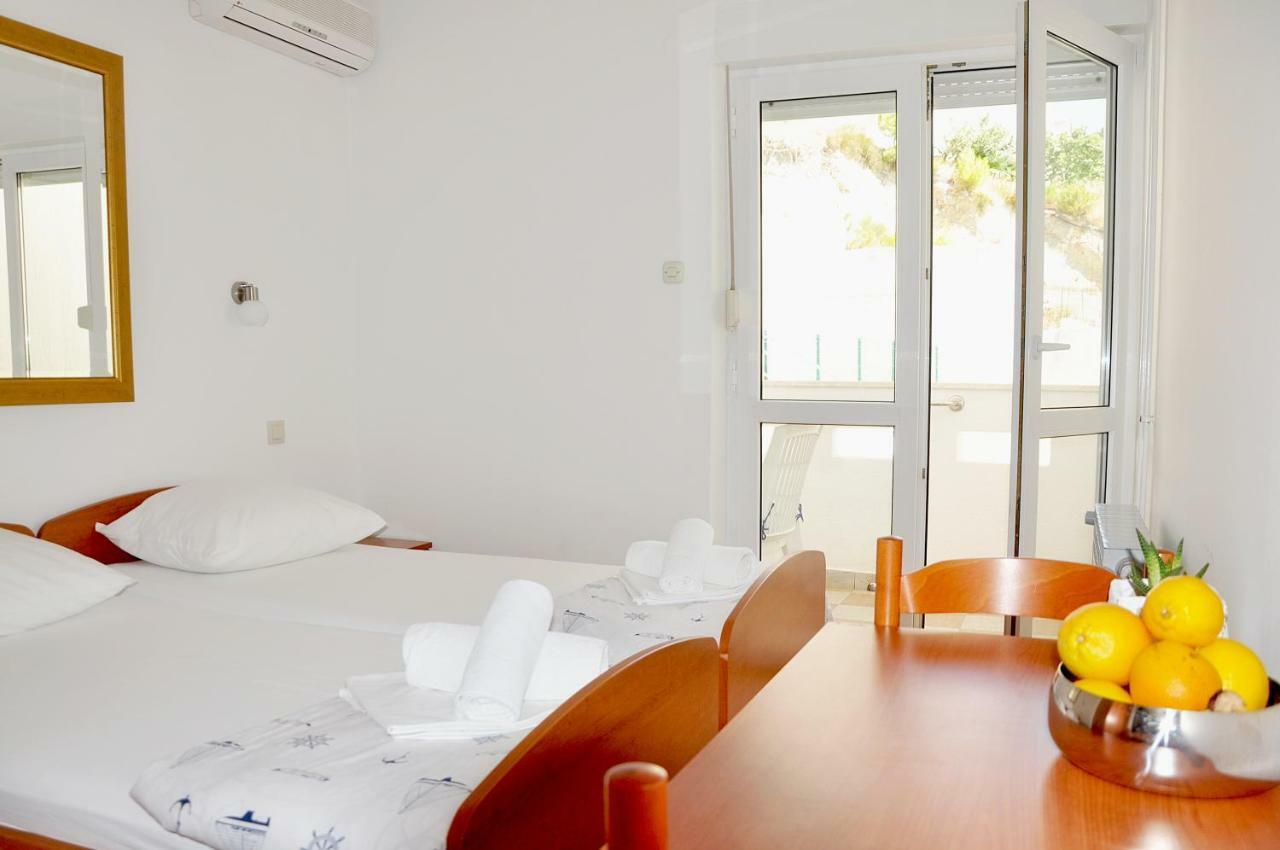 Sunrise Apartments And Studio Apartments Lokva Rogoznica Kültér fotó
