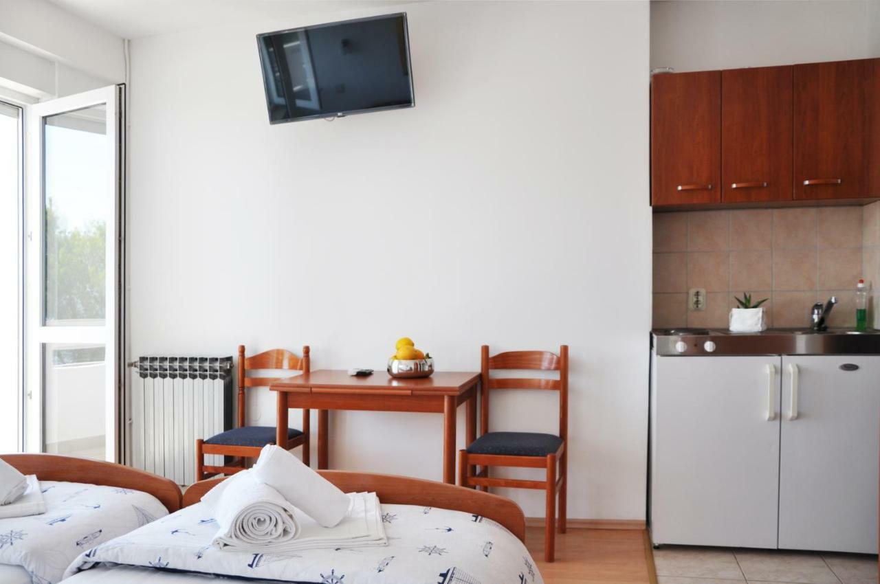 Sunrise Apartments And Studio Apartments Lokva Rogoznica Kültér fotó