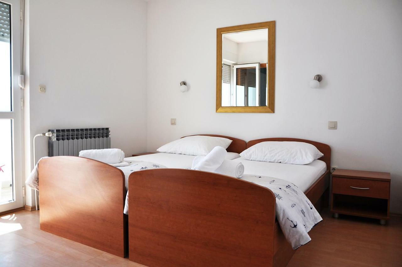 Sunrise Apartments And Studio Apartments Lokva Rogoznica Kültér fotó