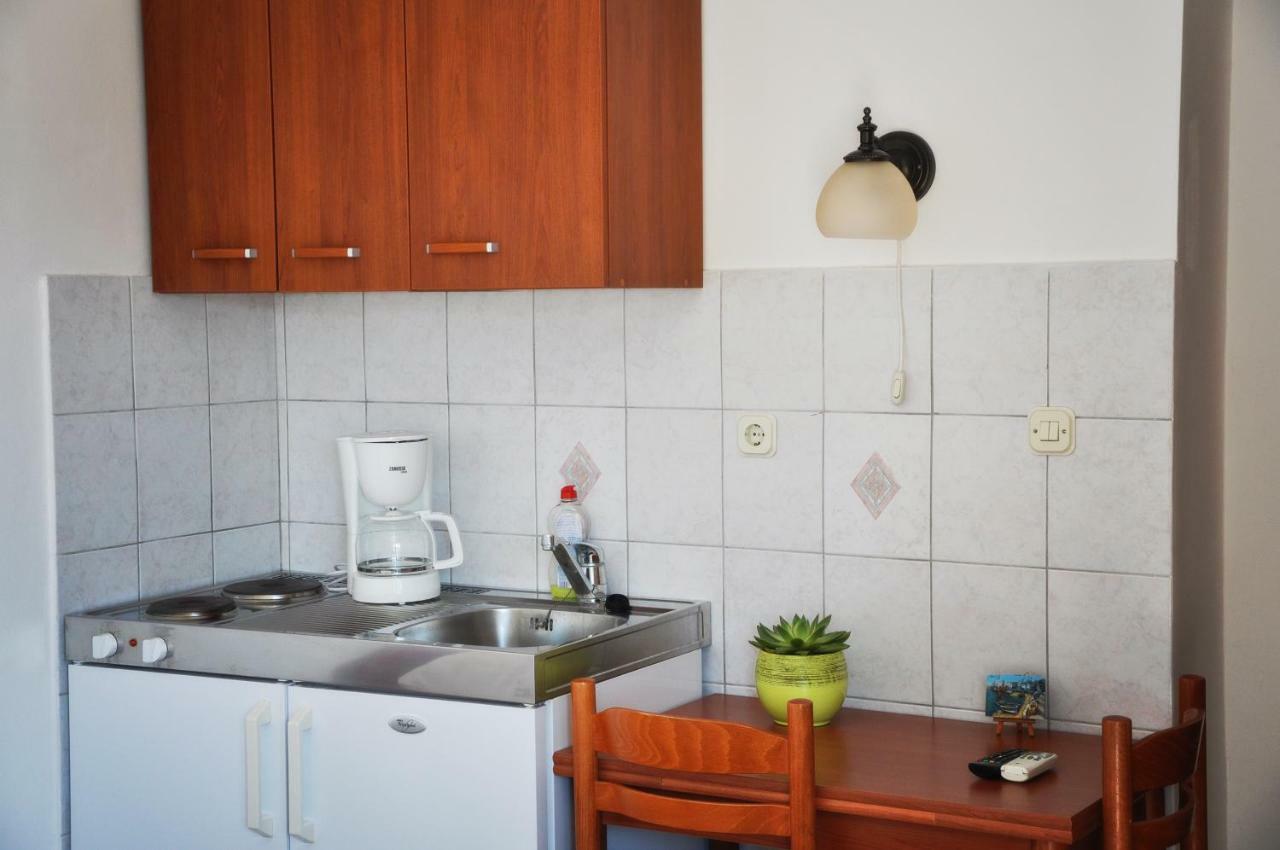 Sunrise Apartments And Studio Apartments Lokva Rogoznica Kültér fotó